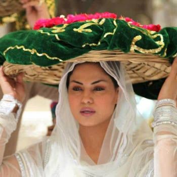 Veena Malik Visits Ajmer Sharif To Pray For Zindagi 50-50 Veena Malik Visits Ajmer Sharif To Pray For Zindagi 50-50